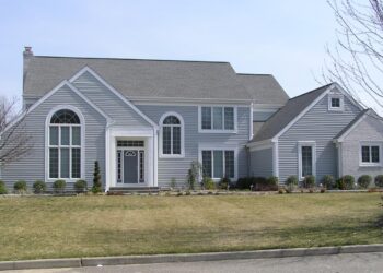 Gray platinum siding project roof westbury old vinyl black alphawindows windows bay stone