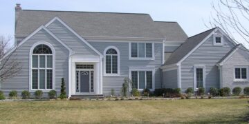 Gray platinum siding project roof westbury old vinyl black alphawindows windows bay stone